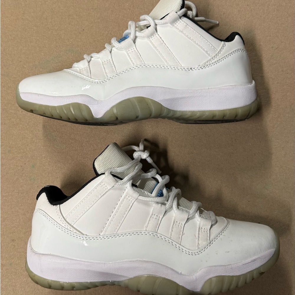 Jordan Athletic Shoes White and Black with Textured Upper - Picture 2 of 5